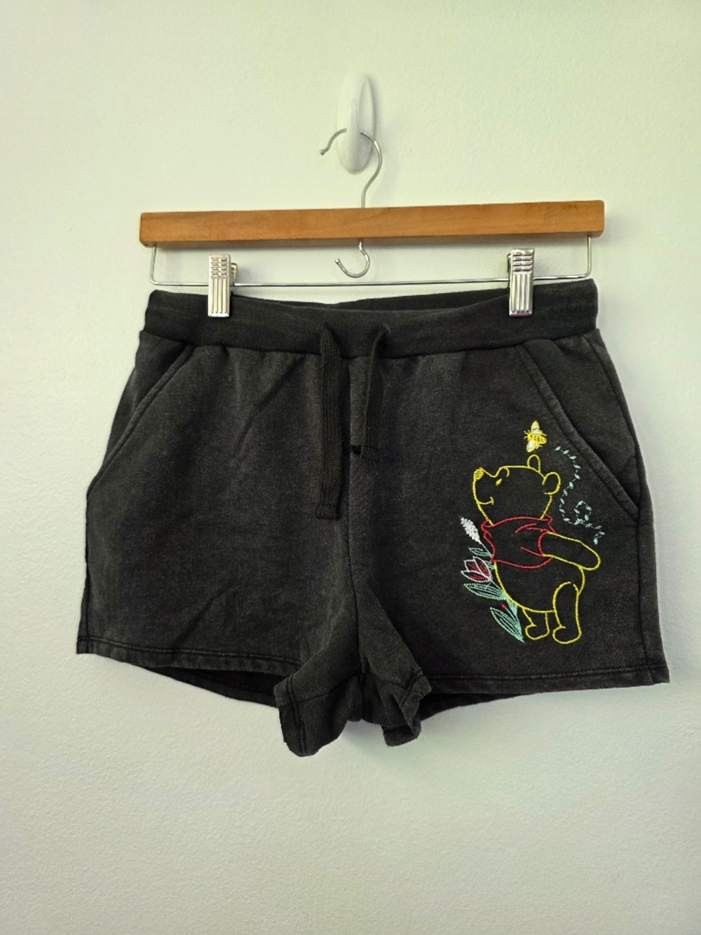 Disney Winnie the Pooh Women's Embroidered Shorts - Small